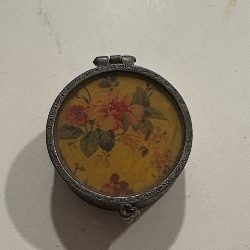 Anthologies Vintage style  Floral trinket box preowned